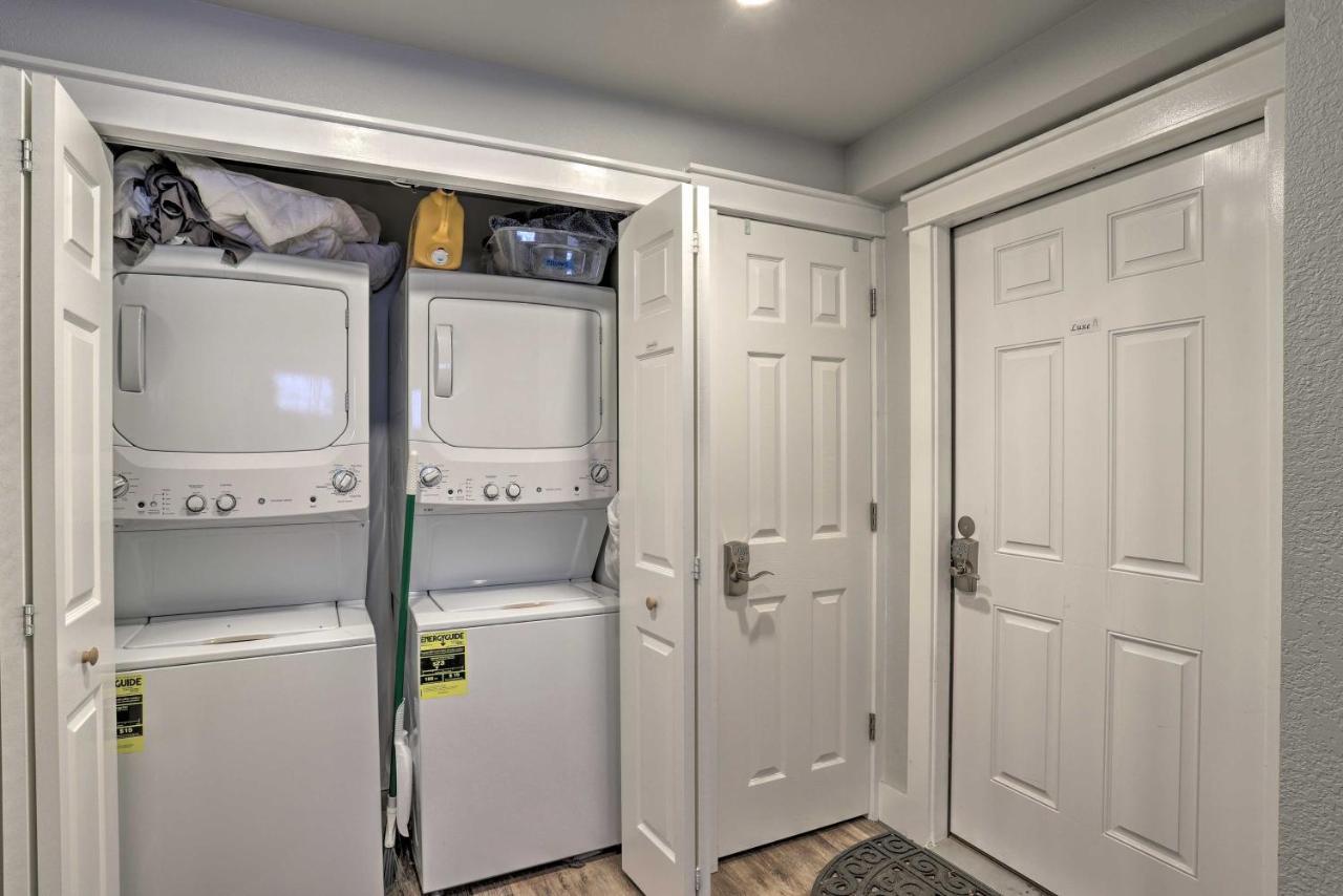 شقة Modern Anchorage Getaway, Steps From Coastal Trail المظهر الخارجي الصورة